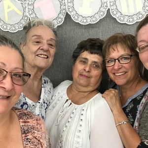 Meet your Posher, Lenore